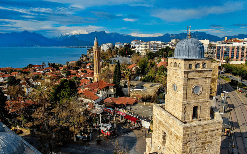 antalya da akşam gezilecek yerler tarihi saat kulesi