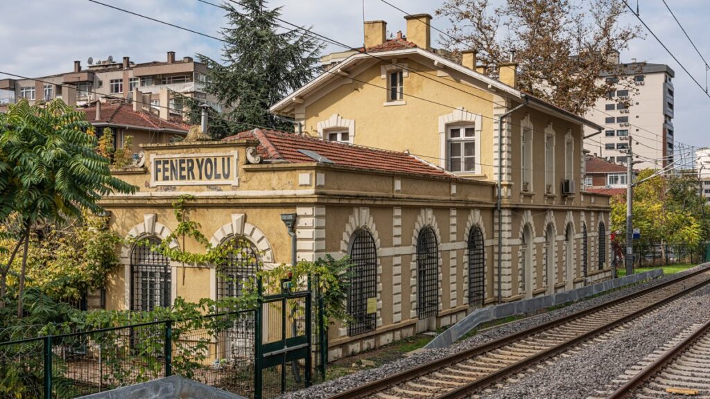 Feneryolu Marmaray İstasyonu - Kadıköy Feneryolu gezilecek yerler